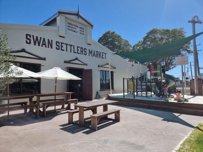 Swan Settlers Market