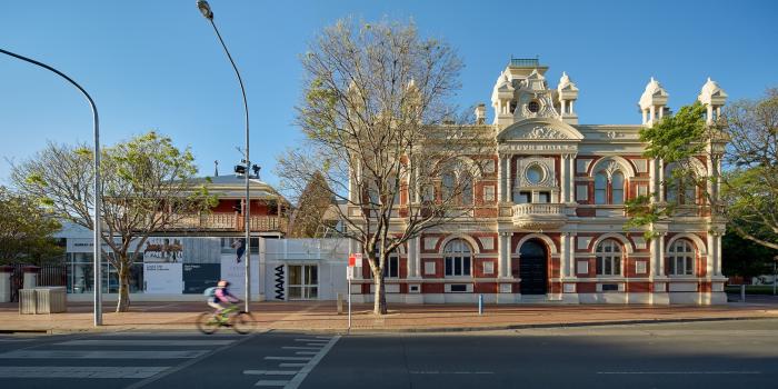 Murray Art Museum Albury (MAMA)